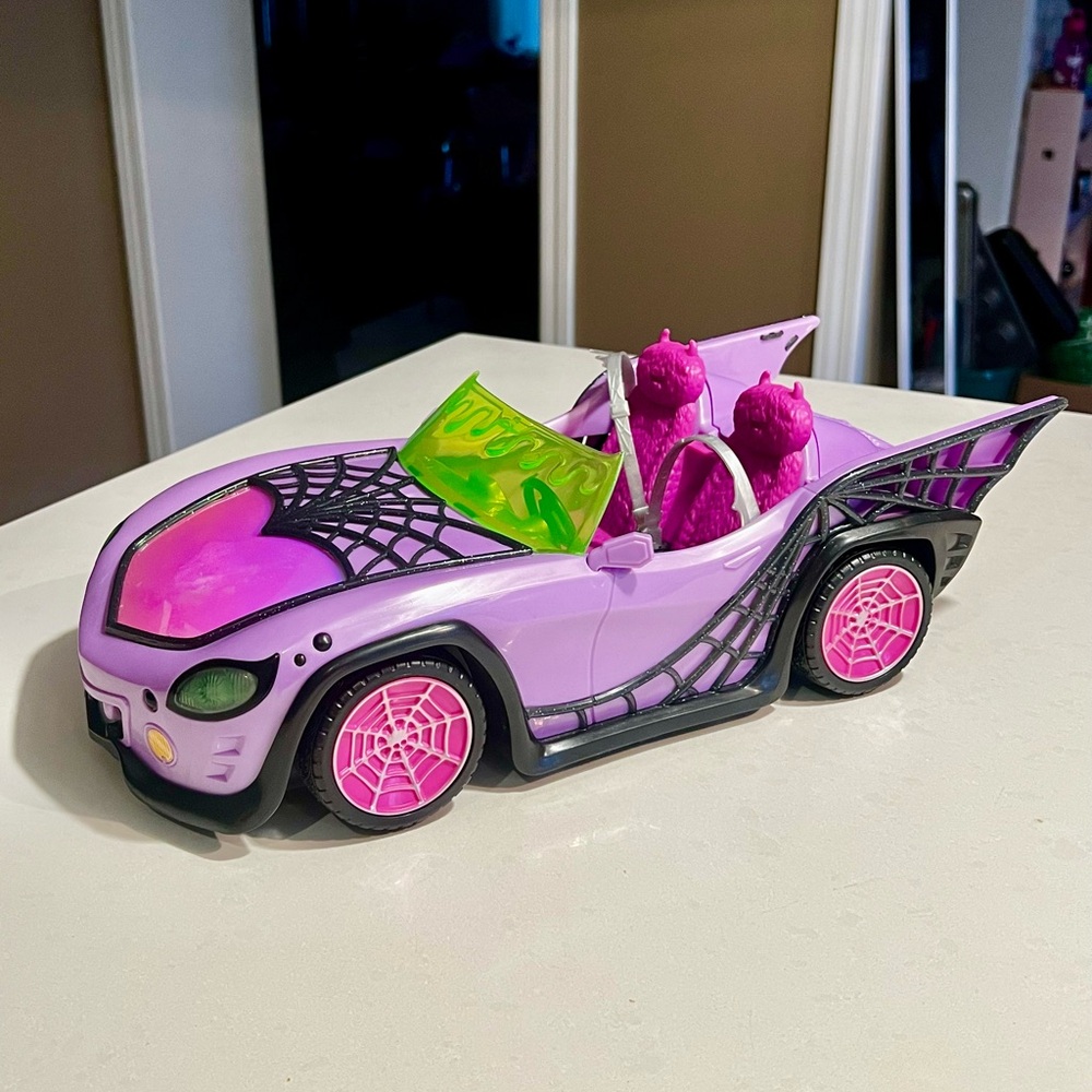 Monster High Ghoul Mobile toy car